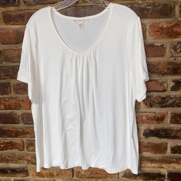 JM Collection White Short Sleeve Pleated Scoop Neck Top Women's Size 1X - Picture 1 of 4